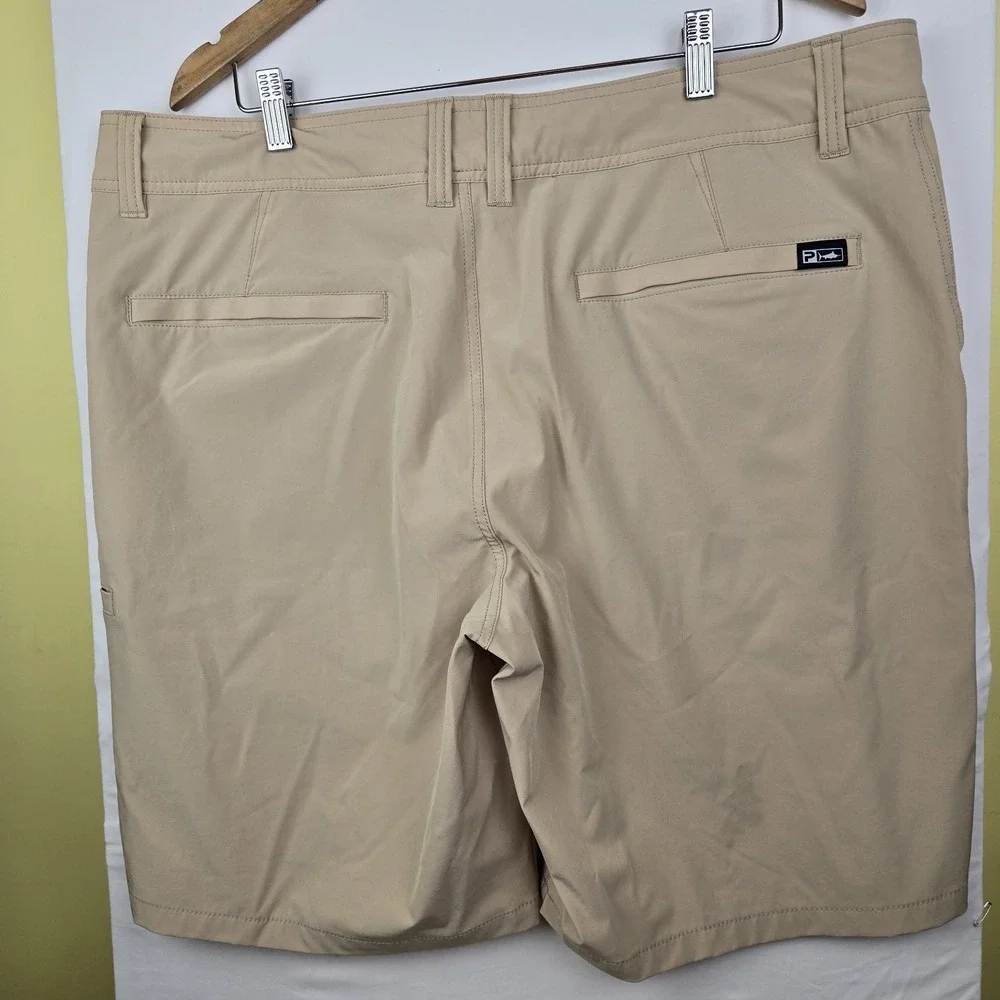 Pelagic Mako High Performance Hybrid Fishing Shorts Size 40 Khaki